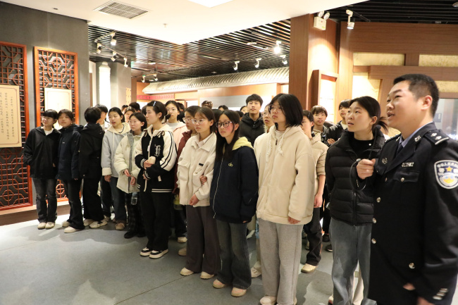 春风化雨 法润少年 ——新野县法院举行2026年第六次“公众开放日”活动