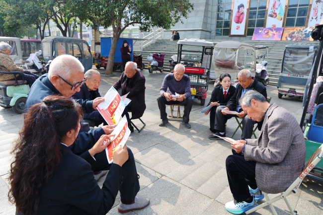 法治护航国家安全 普法宣传深入人心 ——新野县法院开展全民国家安全教育日宣传活动